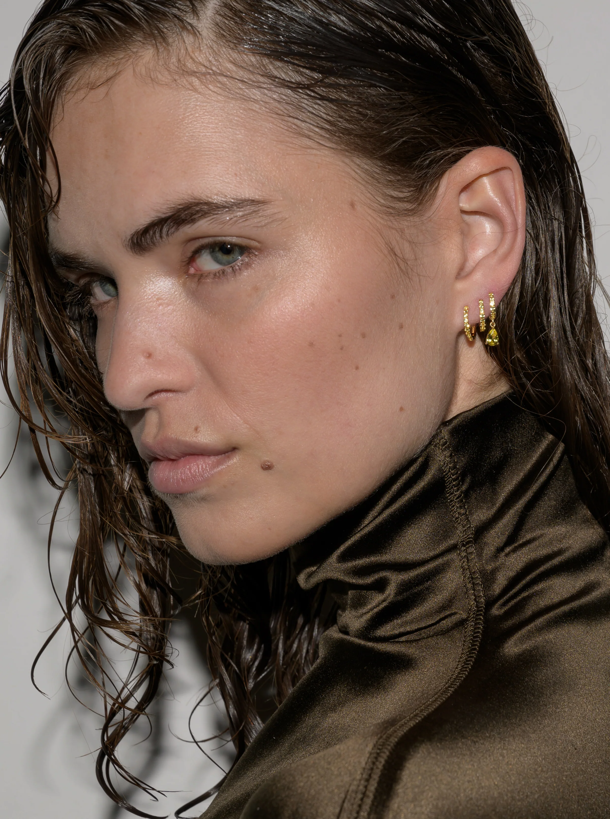 14K PAVÉ PEAR-DROP HUGGIE EARRING IN LAB YELLOW DIAMOND, 14K WHITE GOLD - Image 3