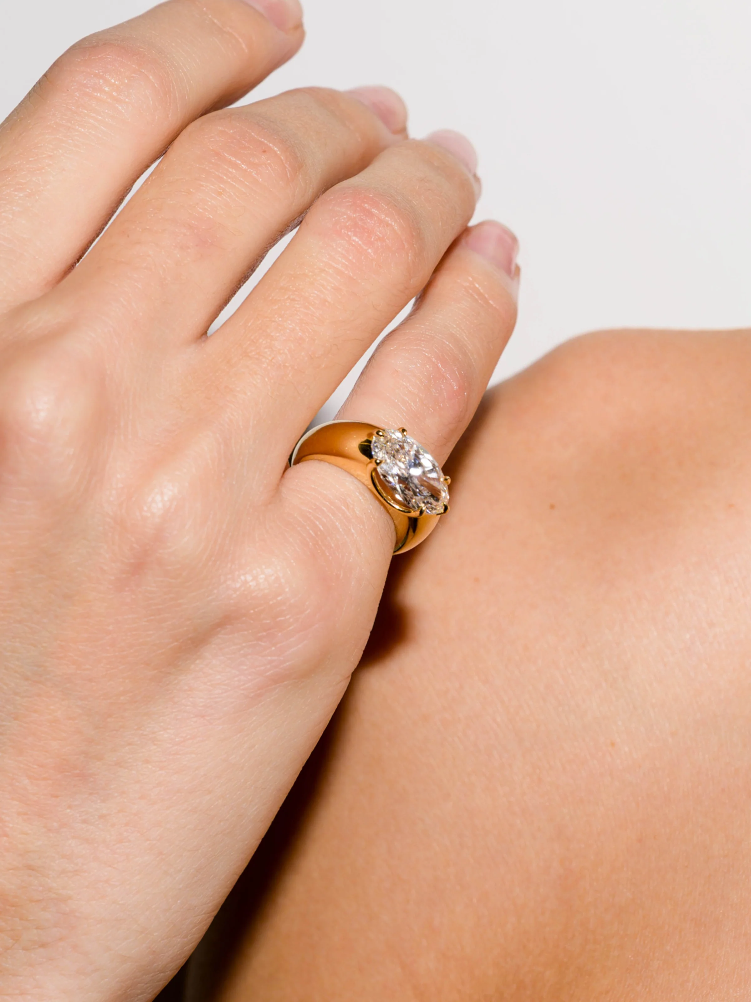 14K RHYS OVAL-CUT PINKY RING IN LAB DIAMOND, 14K YELLOW GOLD - Image 3