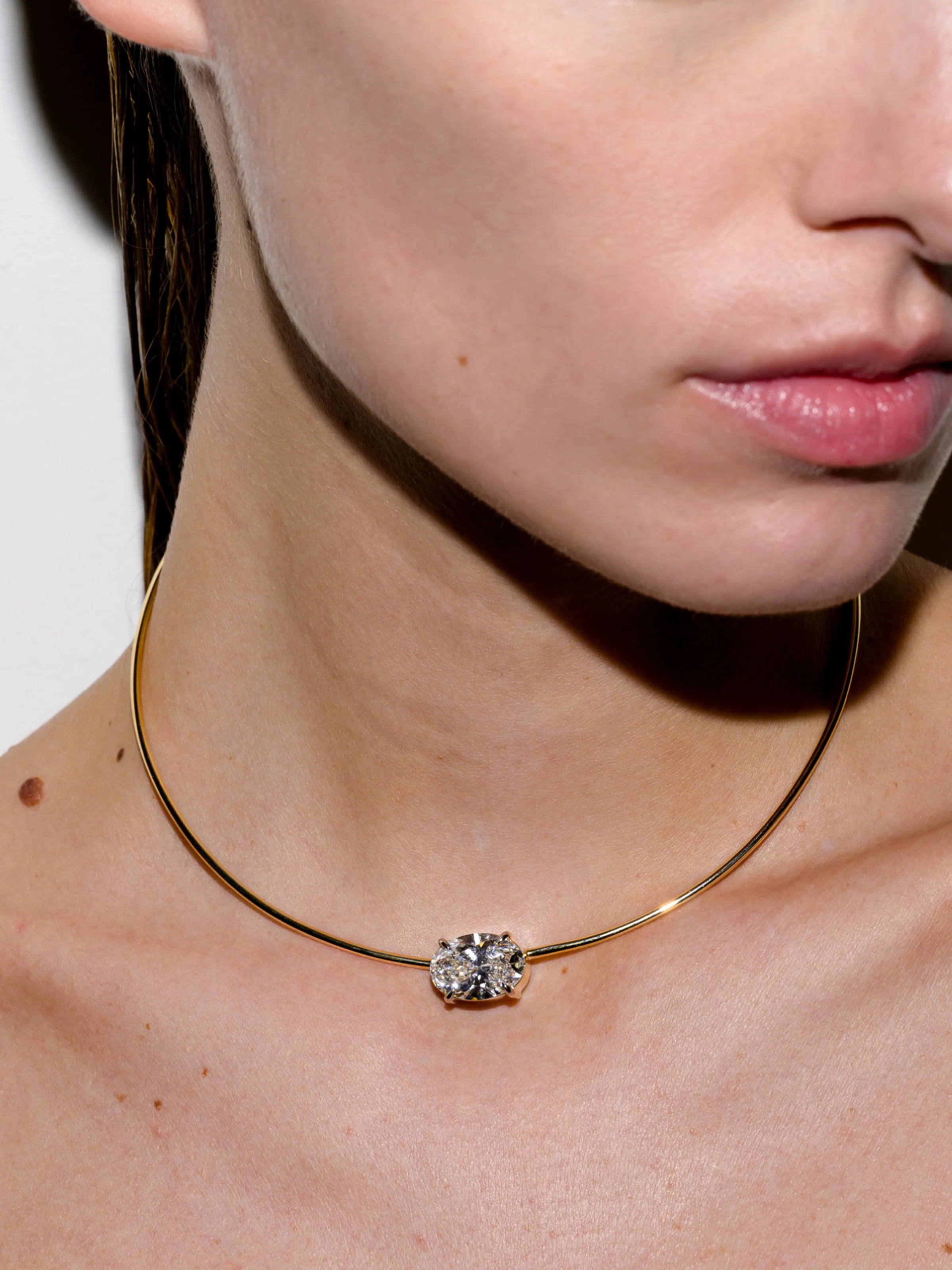 14K ROWE OVAL-CUT COLLAR IN 7 CTS LAB DIAMOND, 14K YELLOW GOLD - Image 3
