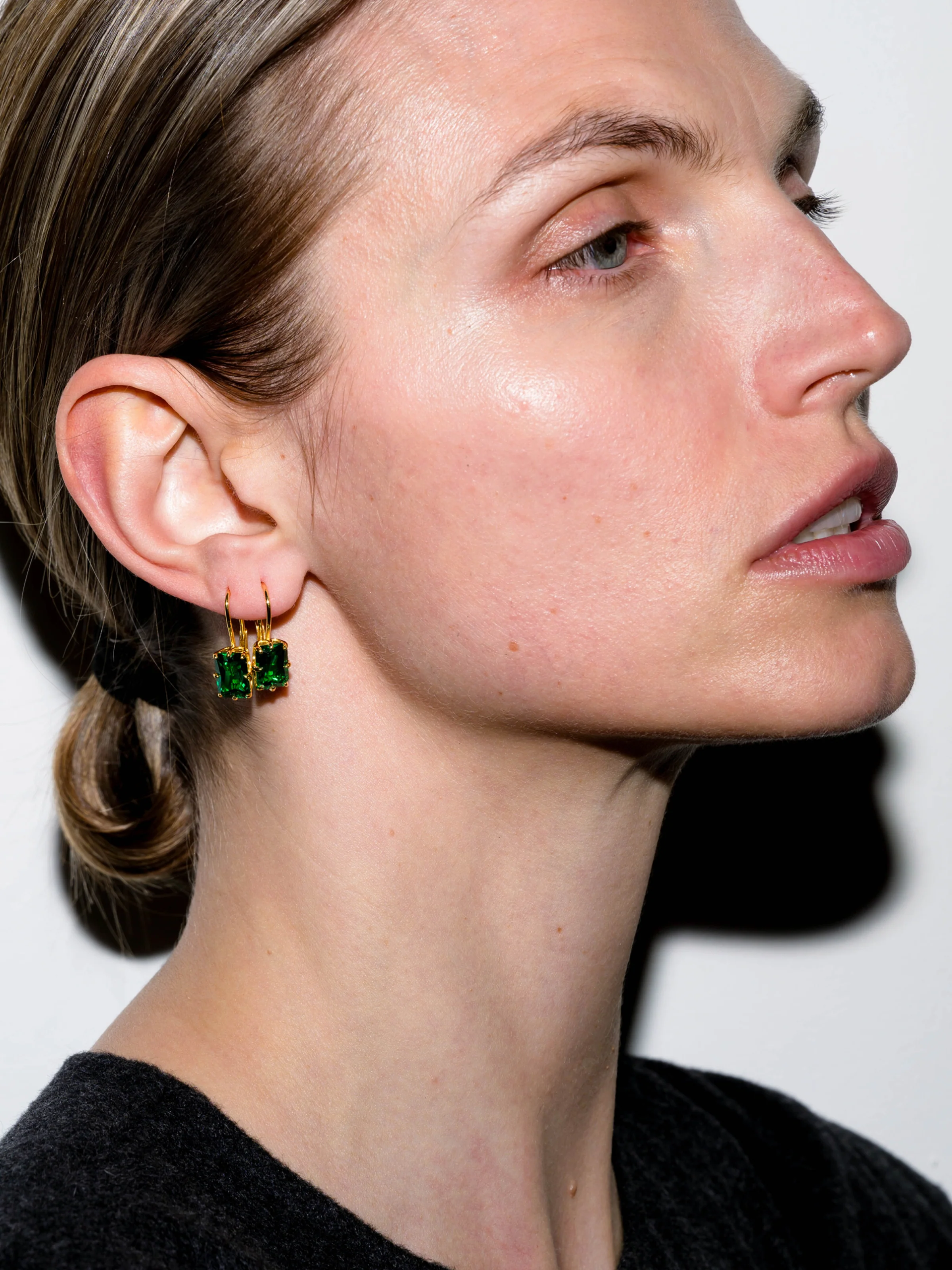 EMILE EARRINGS IN NANO EMERALD, 18K GOLD VERMEIL - Image 4