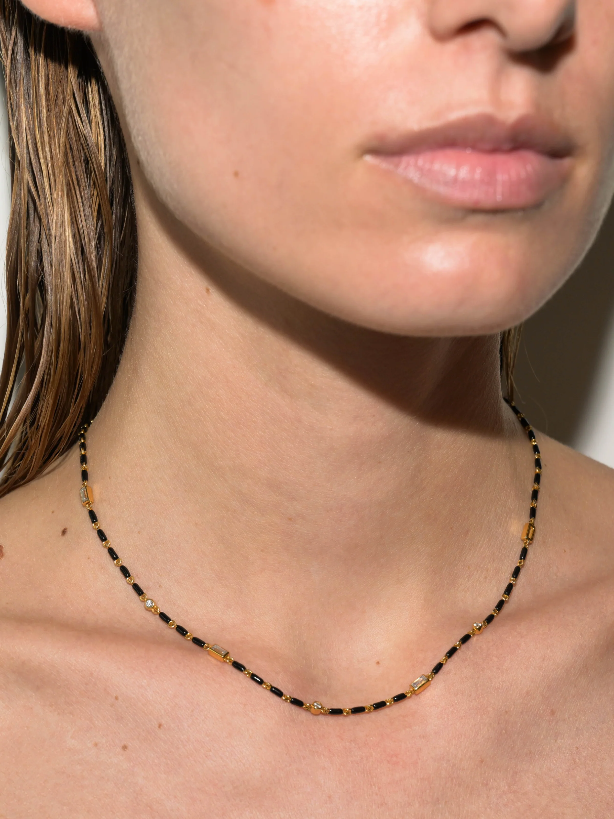 ENAMEL MOISSANITE NECKLACE IN NOIR, 18K GOLD VERMEIL - Image 3