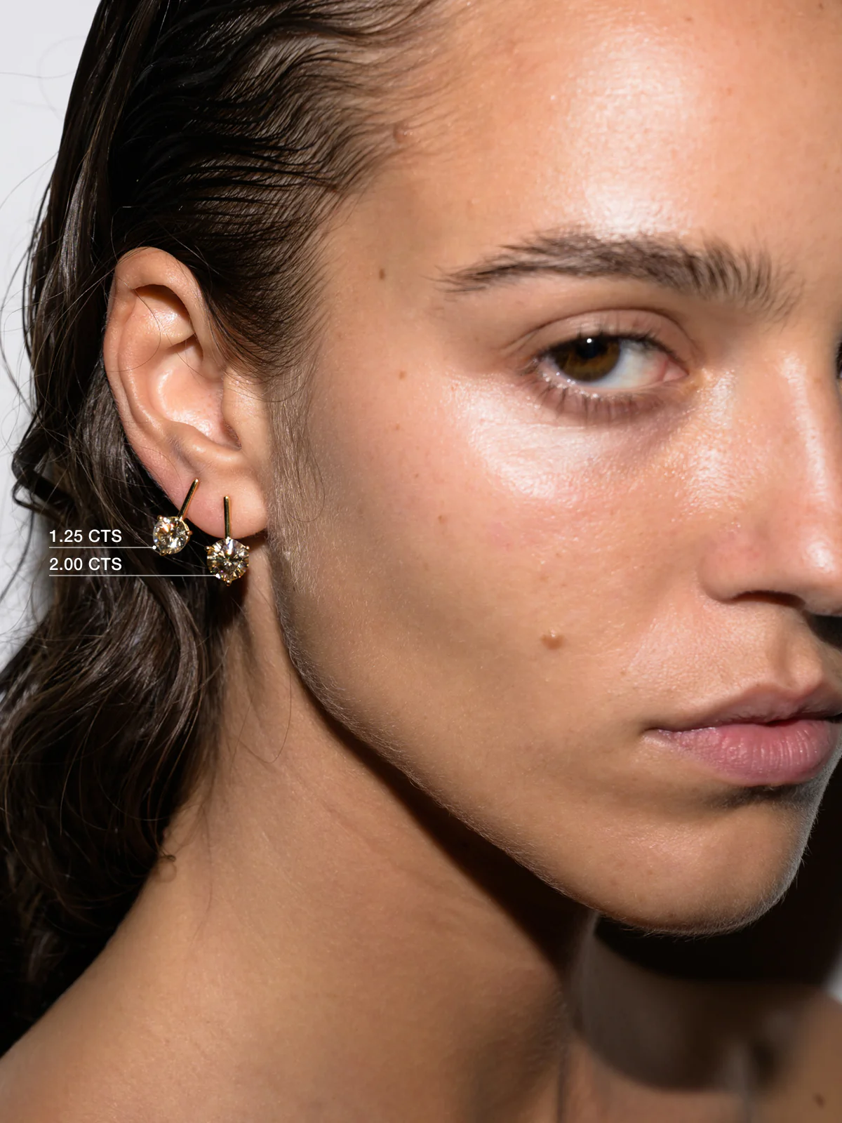 HENDRY ROUND-CUT BAR STUD EARRING IN HONEY MOISSANITE, 18K GOLD VERMEIL - Image 4