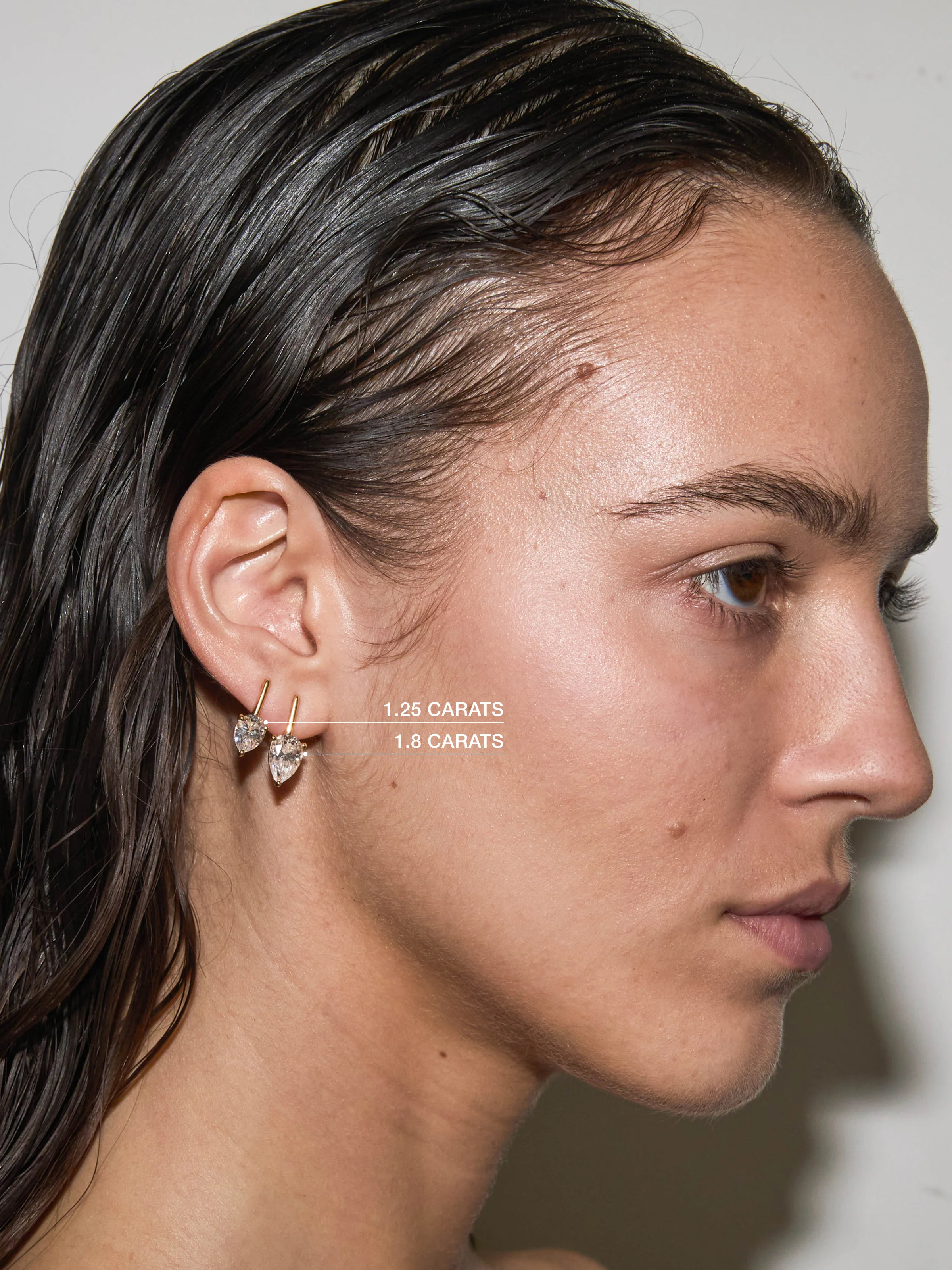 HENDRY PEAR-CUT BAR STUD EARRING IN MOISSANITE - Image 4