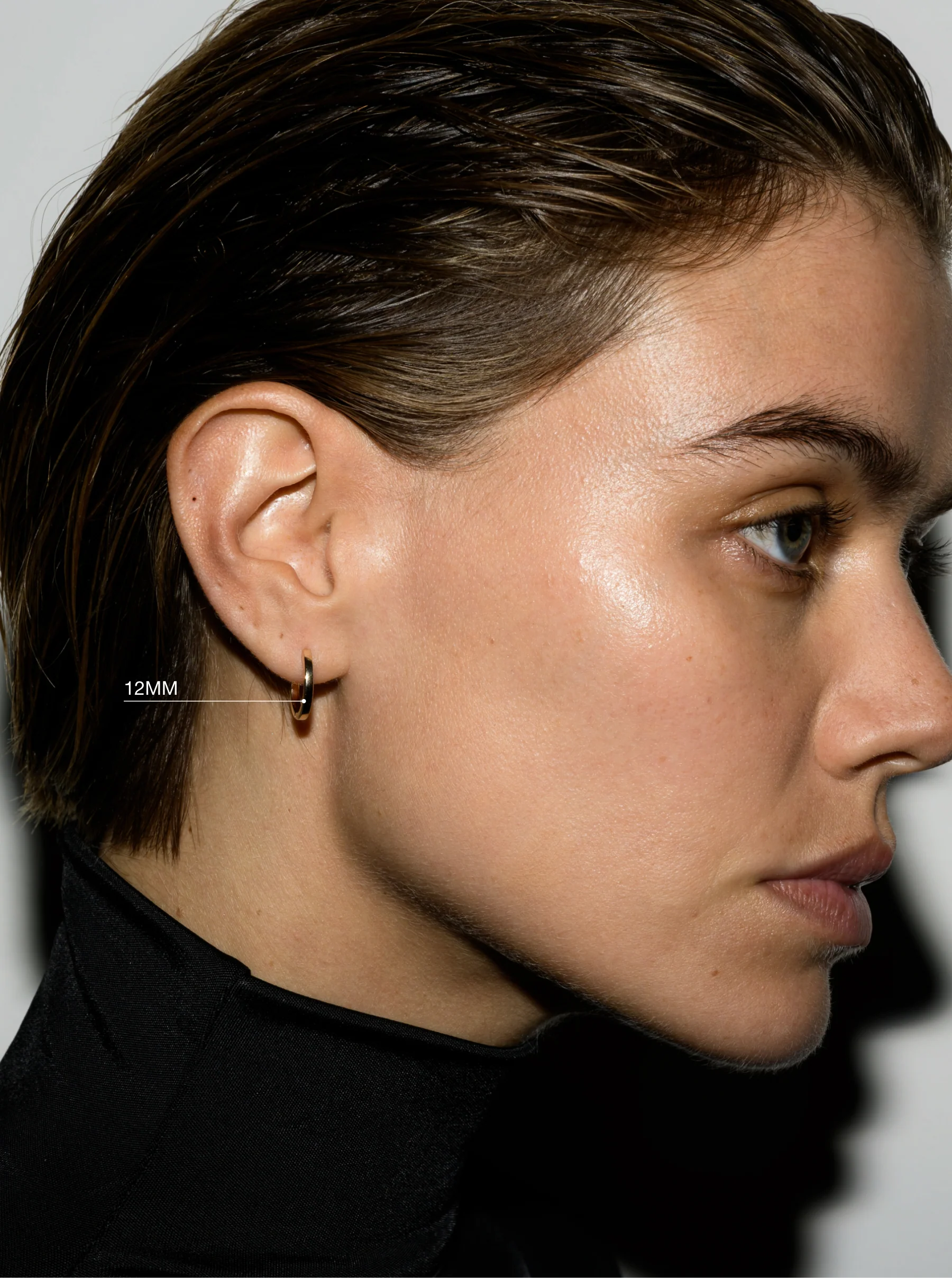 PLAIN HUGGIE EARRING, 18K GOLD VERMEIL - Image 6