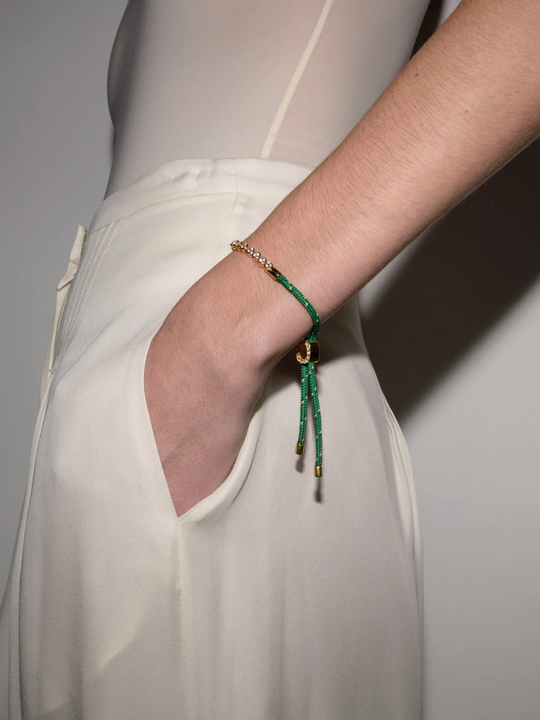14K JAMES BEZEL VERT PARACORD BRACELET IN LAB DIAMOND, 14K YELLOW GOLD - Image 4