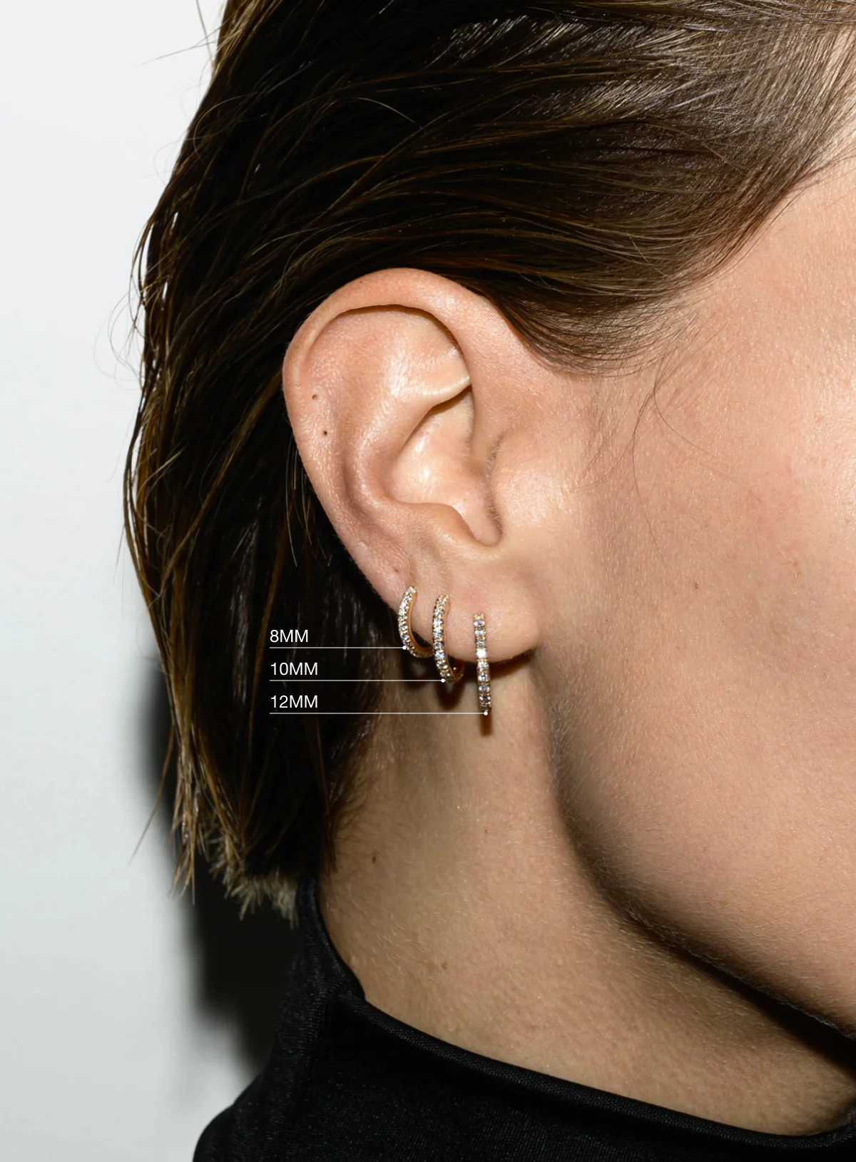 PAVÉ HUGGIE EARRING IN MOISSANITE, 18K GOLD VERMEIL - Image 6