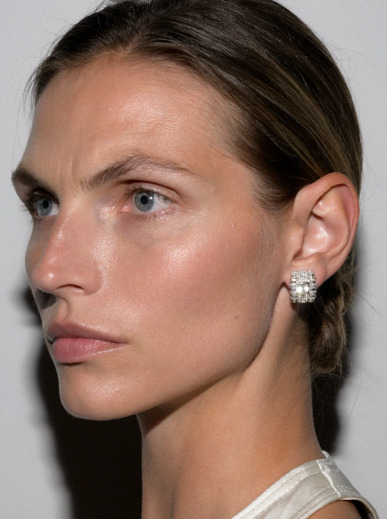 PETITE CRAWFORD EARRINGS IN LAB WHITE SAPPHIRE, RHODIUM COATED BRASS - Image 3