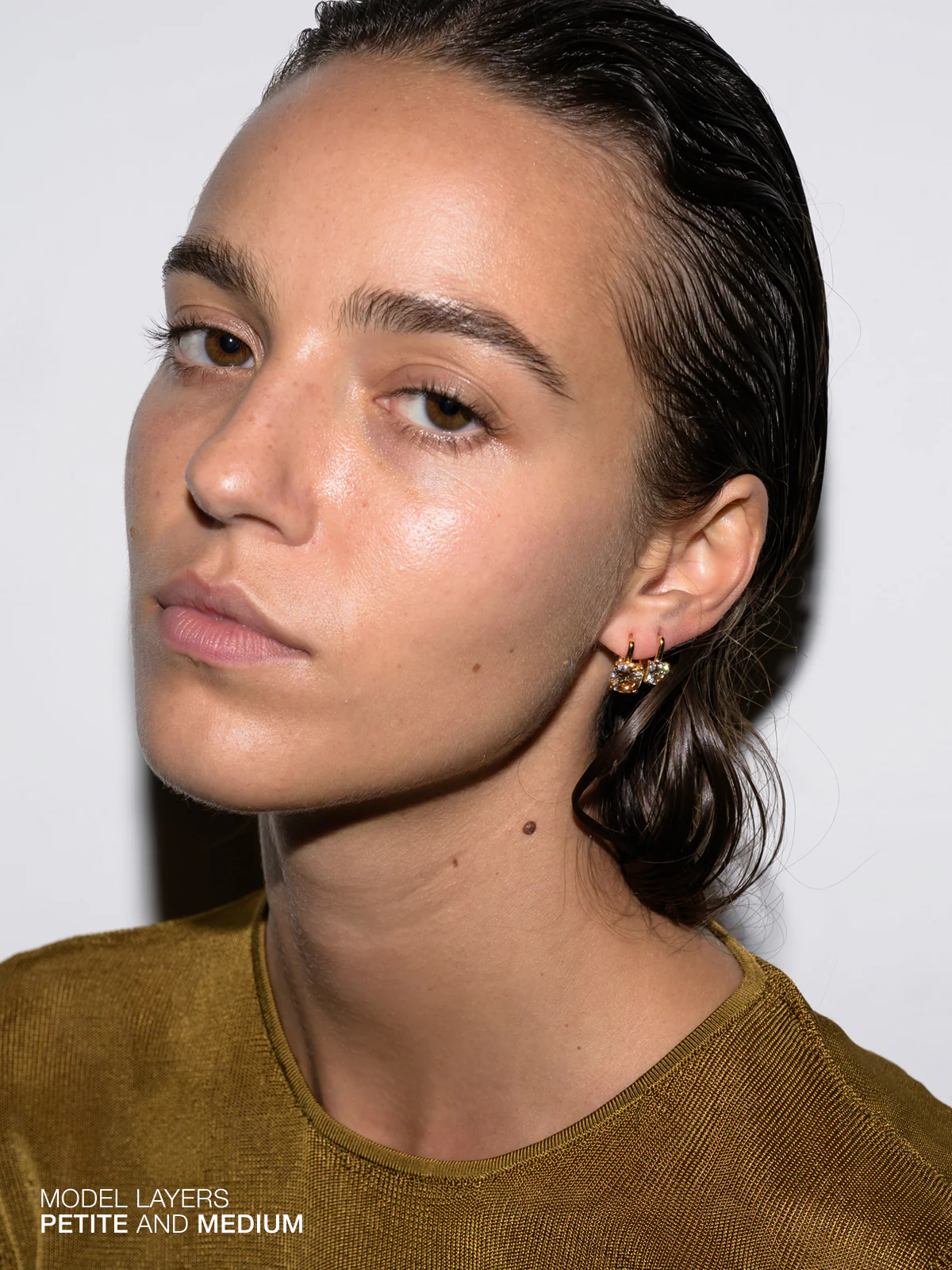 PORTER CUSHION-CUT EARRINGS IN HONEY MOISSANITE, 18K GOLD VERMEIL - Image 3